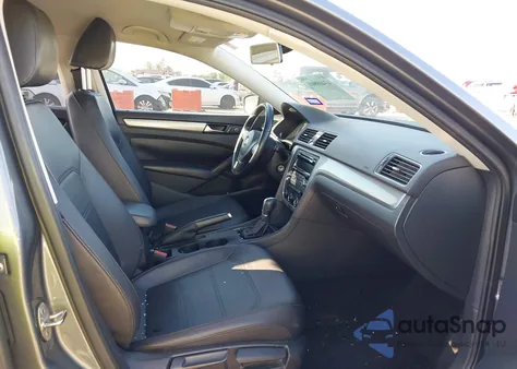 2015 Volkswagen Passat 1.8T Wolfsburg Edition из США, поврежденный, VIN 1VWAS7A32FC037877